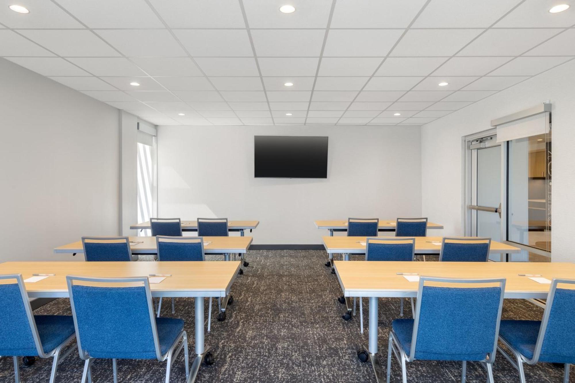 Towneplace Suites By Marriott Geneva At Spire Academy 외부 사진