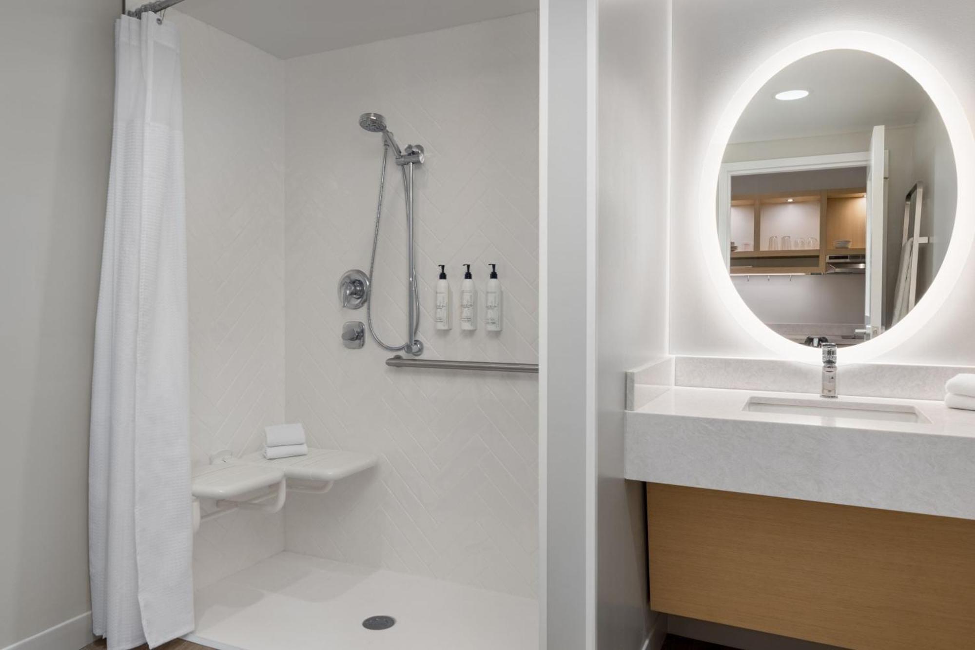 Towneplace Suites By Marriott Geneva At Spire Academy 외부 사진